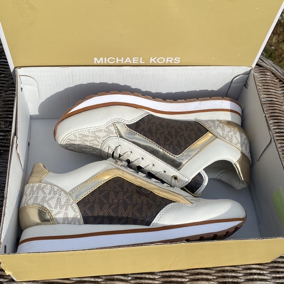 Authentic Michael Kors Sneakers - Picture 3 of 9